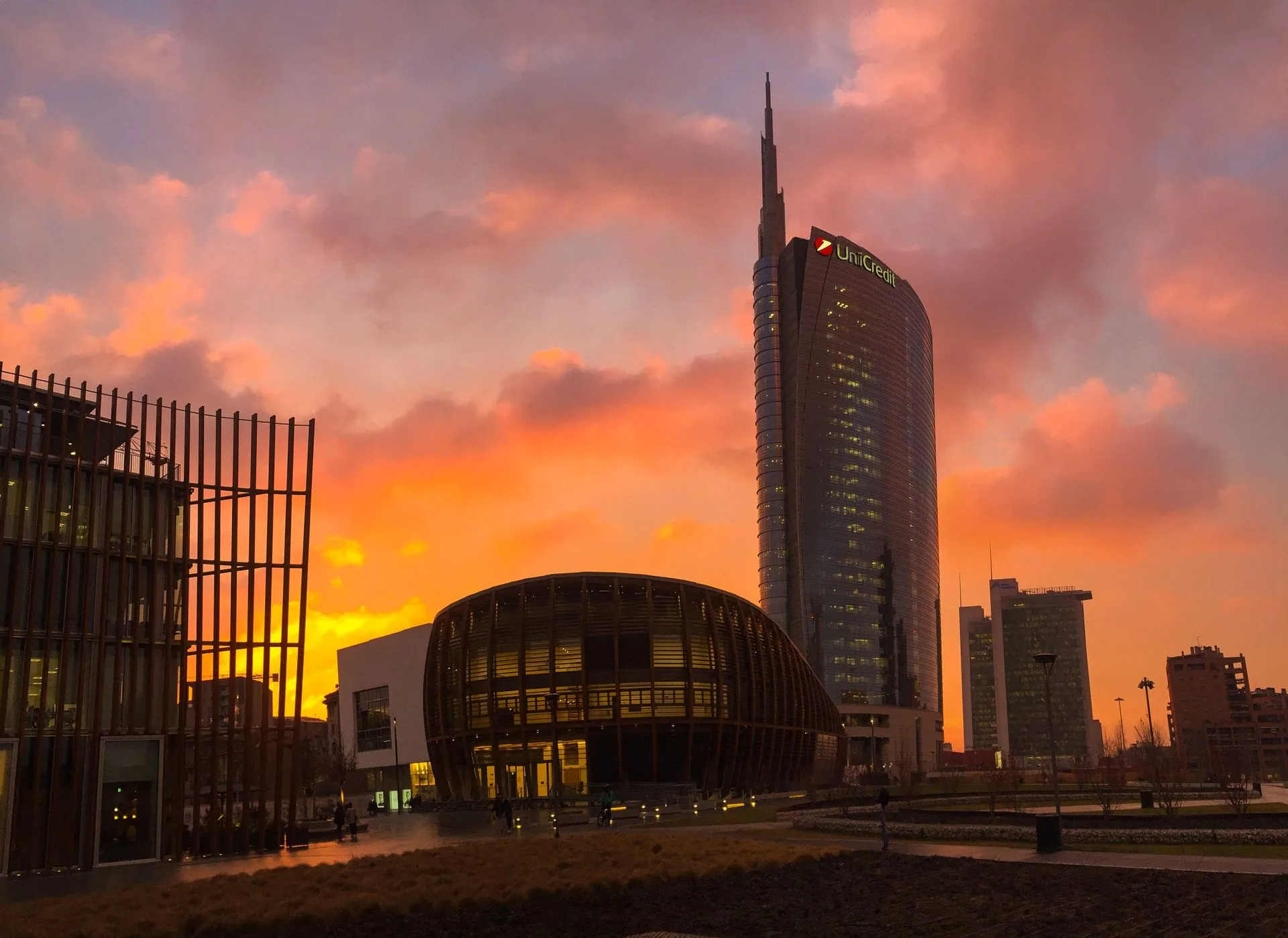 Skyline di Milano all'ora blu — Porta Nuova